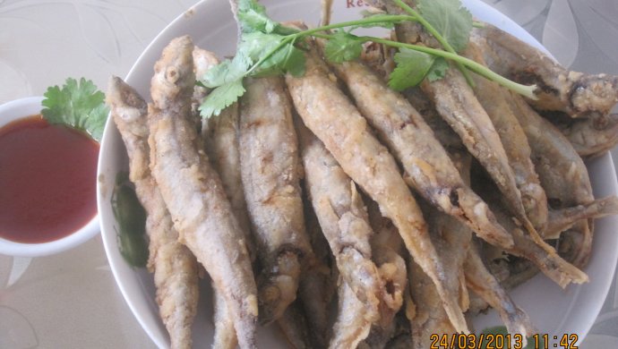 酥炸多春鱼
