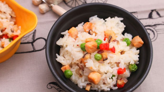五彩三文鱼焖饭  宝宝健康食谱