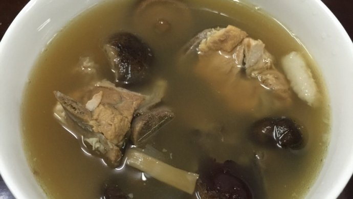 笋干海带骨头汤