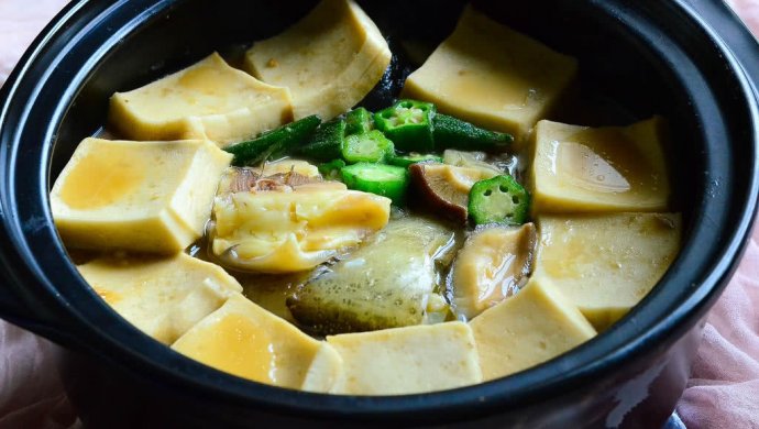 鲟龙鱼头豆腐砂锅