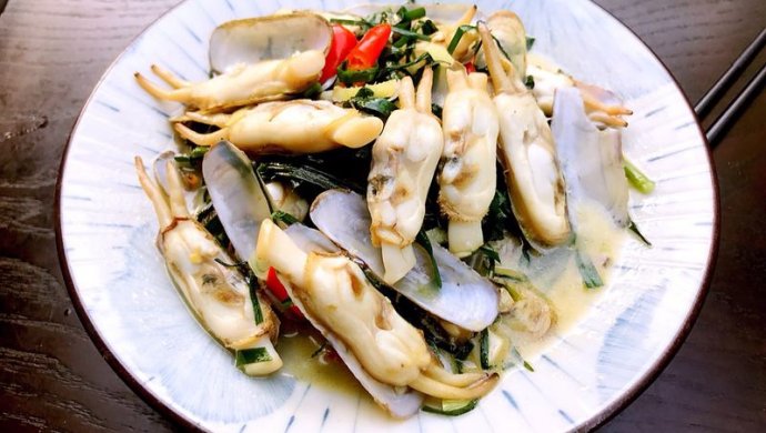 春之鲜旱韭菜炒蛏子