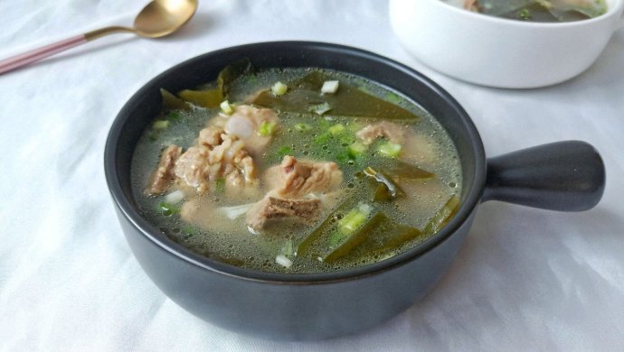 营养海带排骨汤