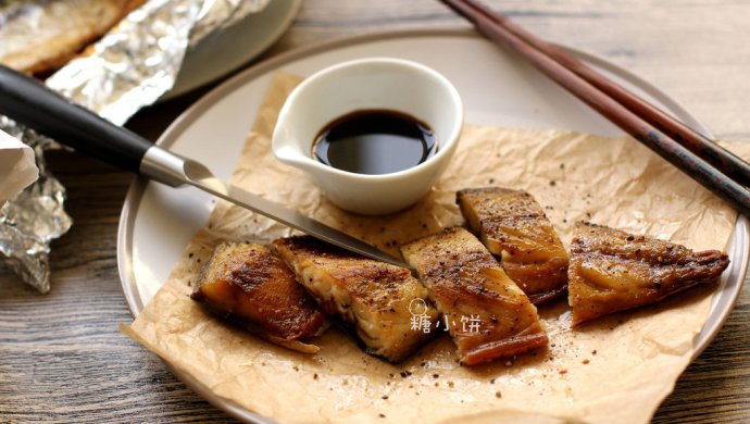 【黑椒盐烤鲭鱼Mackerel】附:内脏清理及鱼肉分片
