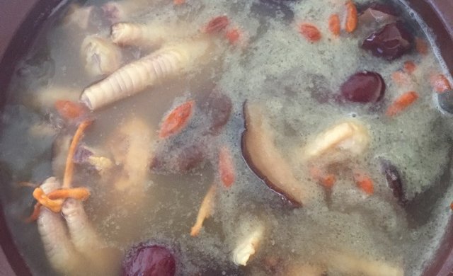 花胶响螺煲鸡