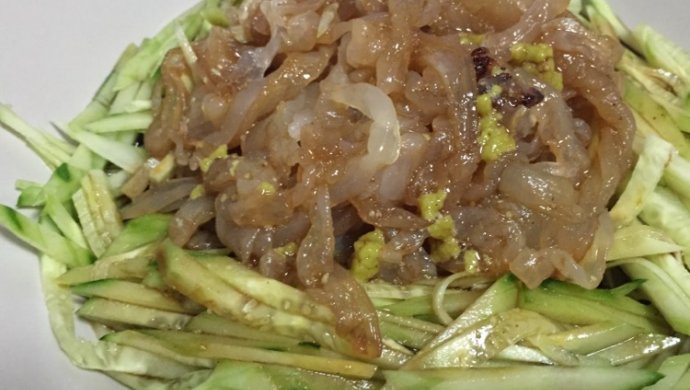 黄瓜拌海蜇丝