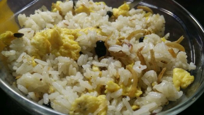 丁香鱼蛋炒饭