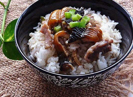 黄鳝瘦肉焖饭