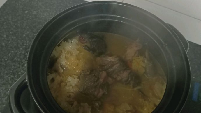 野山茶油鱼翅银耳炖土鸡