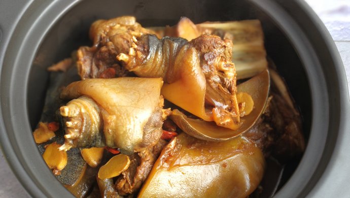 红烧甲鱼 ――年夜饭的大菜推迟吃