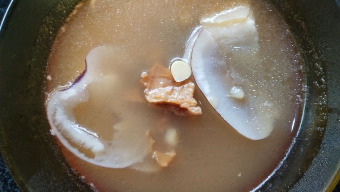 秋冬换季-鳄鱼肉干煲汤