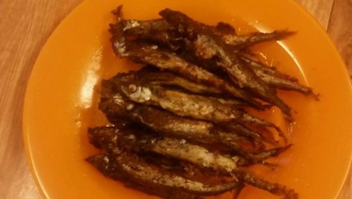 香煎多春鱼