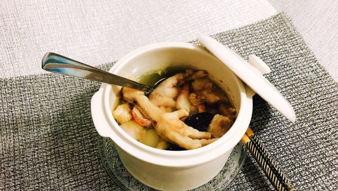 海底椰响螺鸡爪瘦肉汤