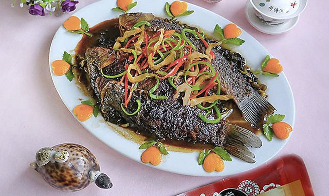 葱香榨菜肉糜嵌鲫鱼――乌江榨菜