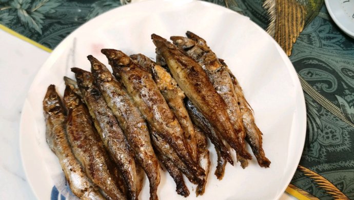 简约但不简单的葱香多春鱼