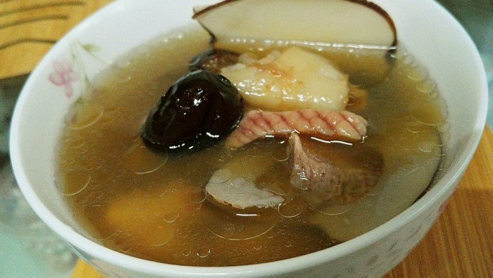 海底椰响螺花胶汤