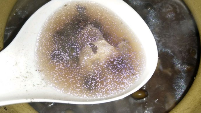 黄骨鱼煲黑豆