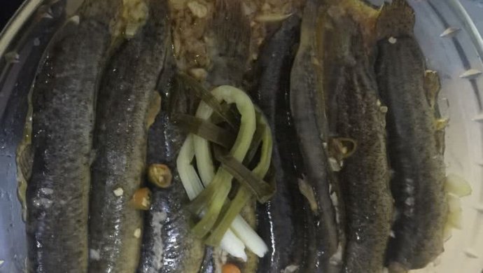 蒜蓉蒸泥鳅