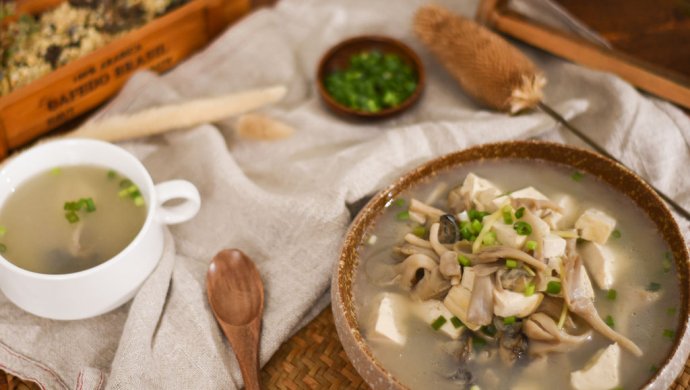 牡蛎豆腐蘑菇汤|二叔食集