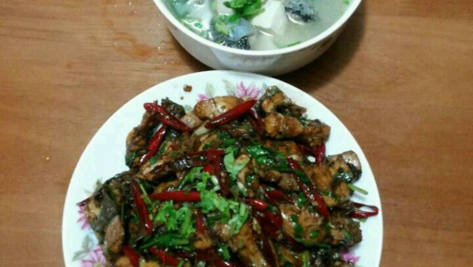 黑鱼二吃(干煸黑鱼+鱼骨豆腐汤)
