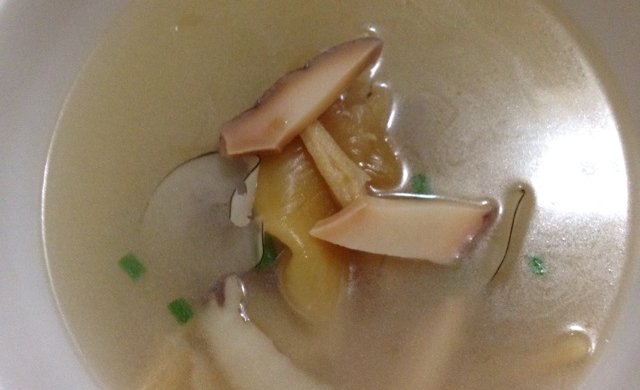 花胶响锣海底椰美容汤(两人份)
