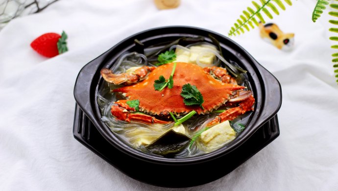 梭子蟹炖海带豆腐