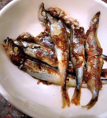 盐煎多春鱼