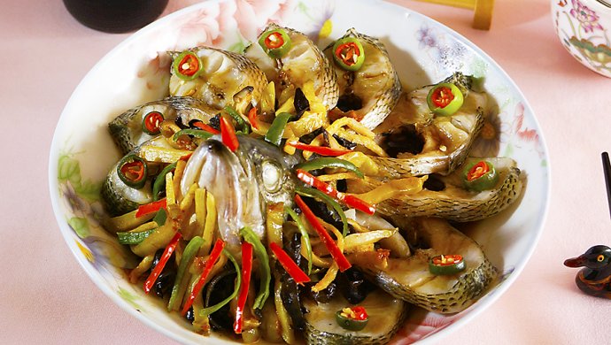 涪陵榨菜蒸鲈鱼――乌江榨菜