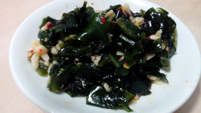 蒜泥辣椒油拌裙带菜