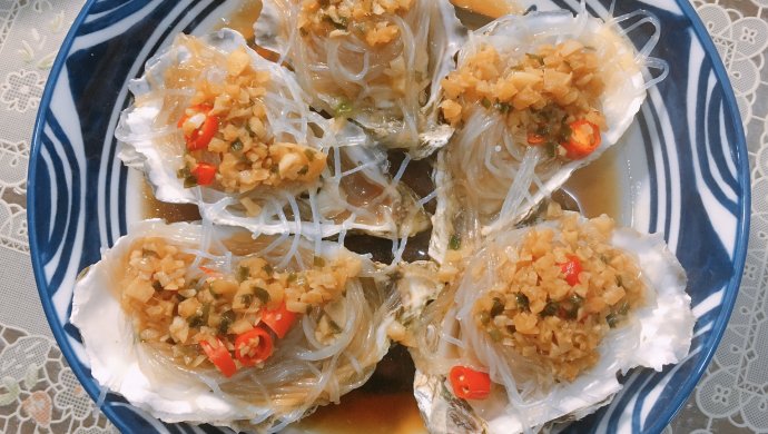 蒜蓉粉丝蒸生蚝~让小神兽大快朵颐