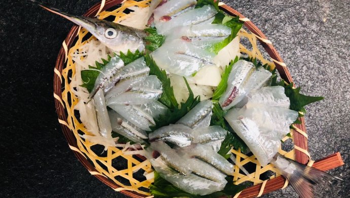 针鱼刺身サヨリ，料理时鲜货一条难求