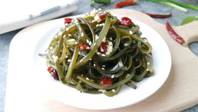 炝拌麻辣海带丝-美味减脂小凉菜，少油版更健康！