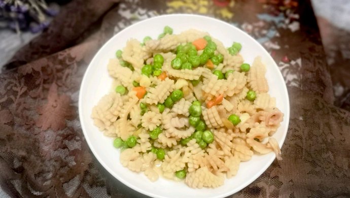 家常菜―豌豆炒墨鱼