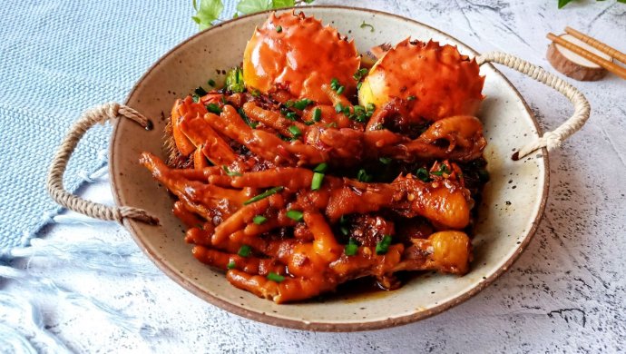 秘制肉蟹煲