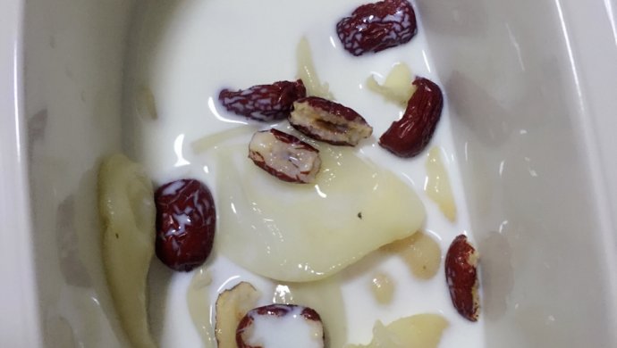 红枣牛奶鱼胶冻