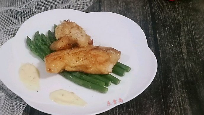 廉价食材大变身～香煎罗非鱼