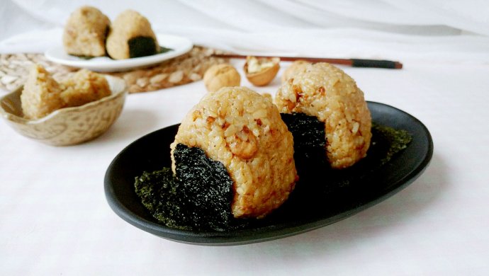 调味海苔核桃饭