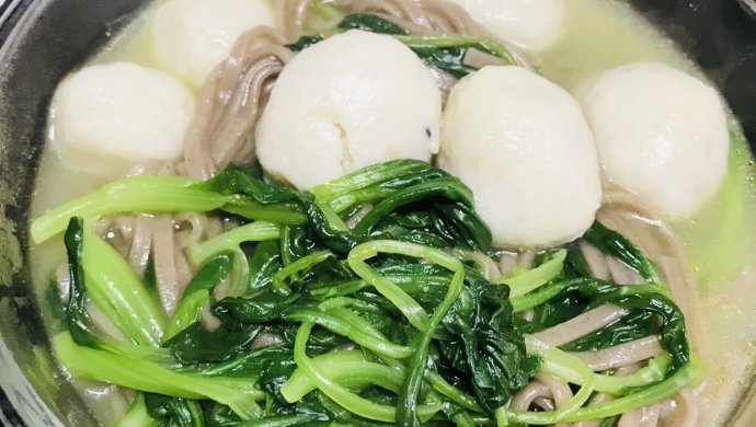 鸡毛菜鱼丸汤……一清二白三鲜