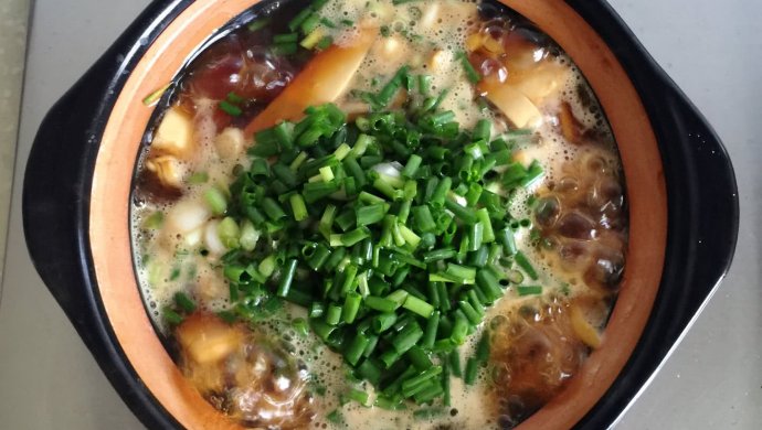 简易鲜味螺肉炖豆腐砂锅煲（世界再也没有手残）