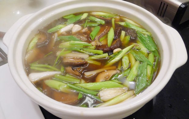 鱿鱼螺肉蒜(豆油伯缸底酱油)_