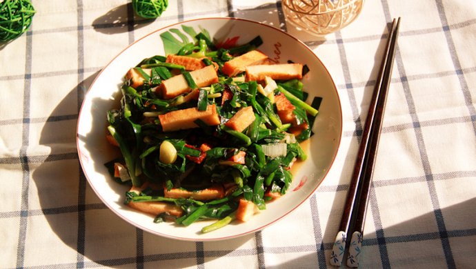 鱼豆腐炒韭菜