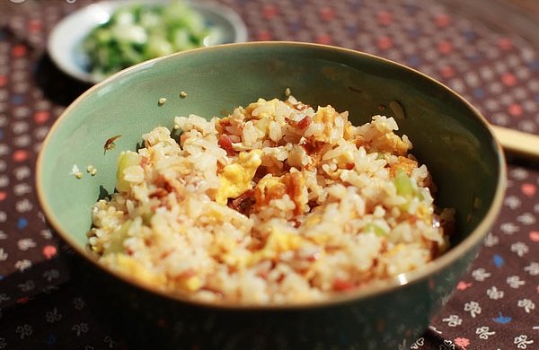 芝麻柴鱼西芹拌饭