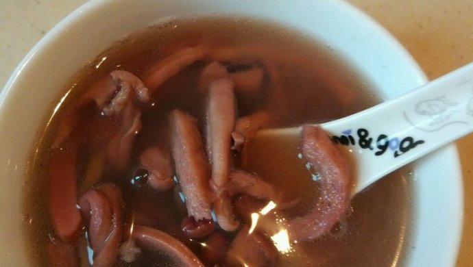 猪肚墨鱼红豆汤