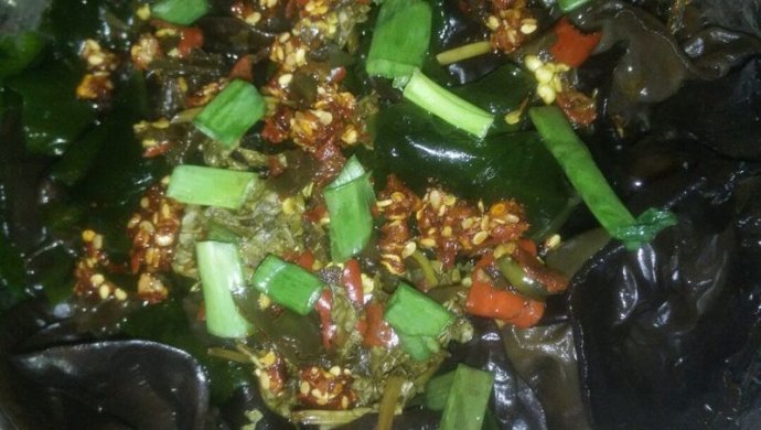 劲爆麻辣酸爽可口凉拌木耳裙带菜