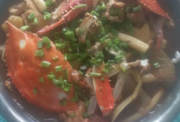 肉蟹鸡脚煲