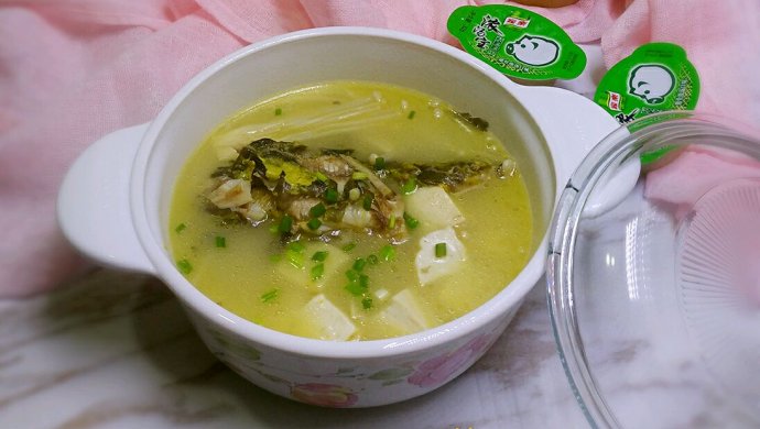 黄骨鱼豆腐配金针菇火锅
