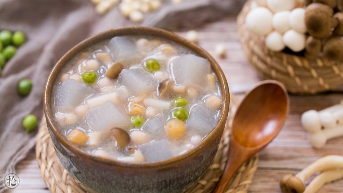 干贝萝卜菌菇汤