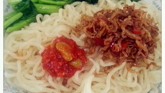 丁香鱼拌面