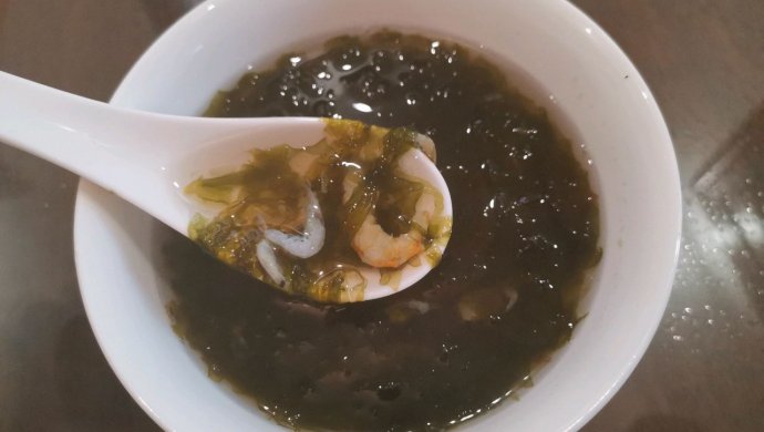 超级简单快手的紫菜虾皮汤