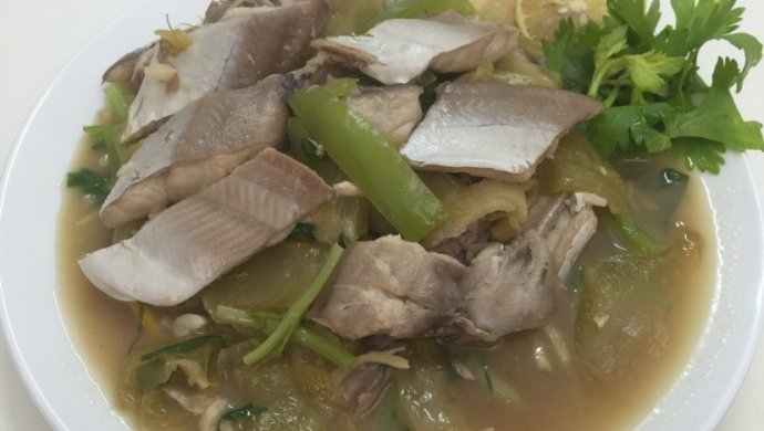 咸菜焖炒鲨鱼