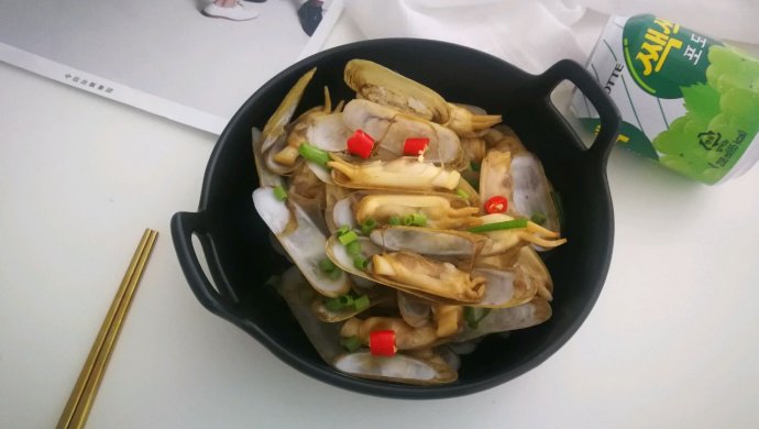非常简单的葱爆蛏子